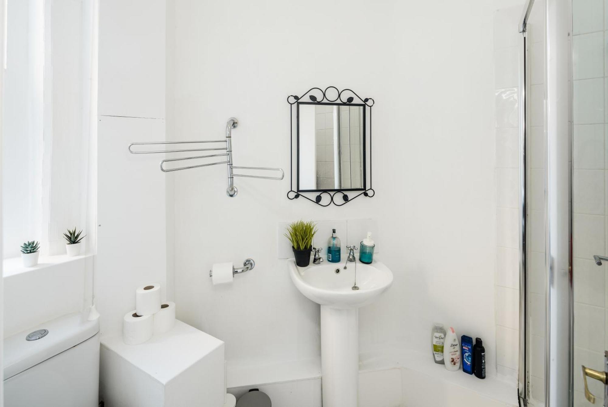 Cosy 1 Bedroom Home In Fitzrovia 런던 외부 사진